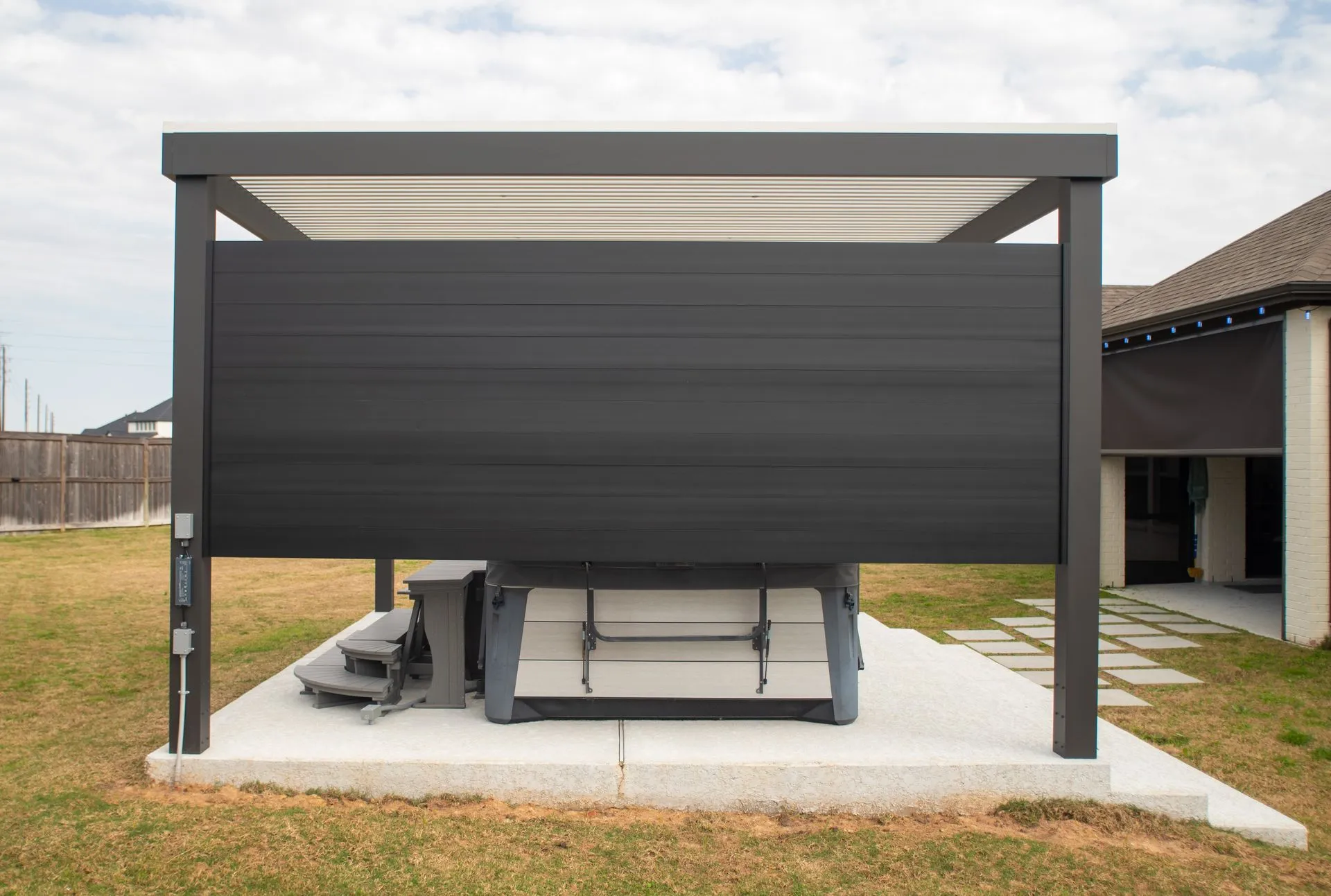 Aluminum patio cover installed by Kool Covers